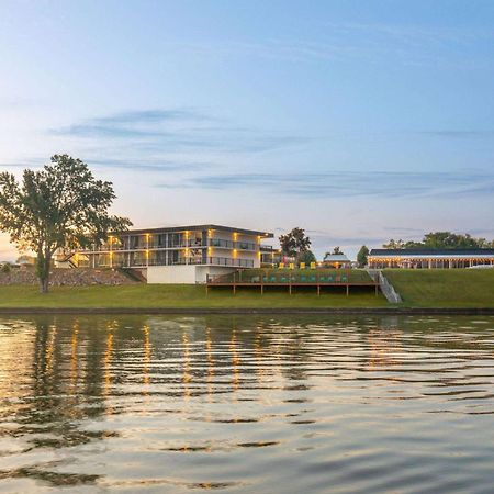 Super 8 By Wyndham Riverside Al Екстер'єр фото